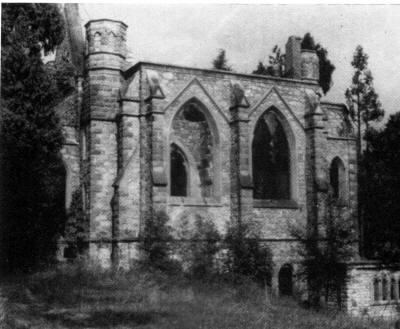 Ruine der Schlosskapelle nach der Sprengung durch die Wehrmacht