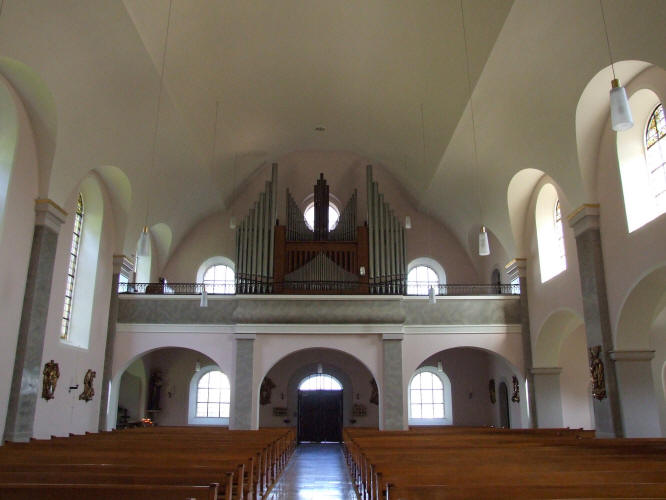 Empore und Orgel