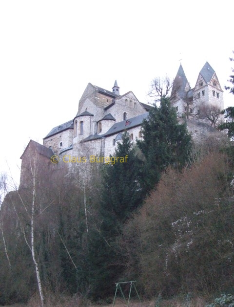 Lubentius Basilika, vom nord-östlichen Lahnufer