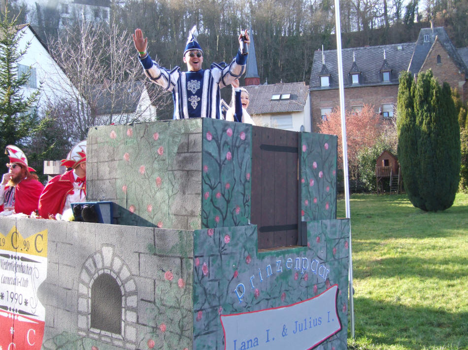 Rosenmontagszug 2023 in Dehrn