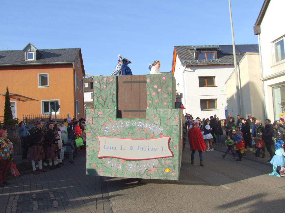 Rosenmontagszug 2023 in Dehrn