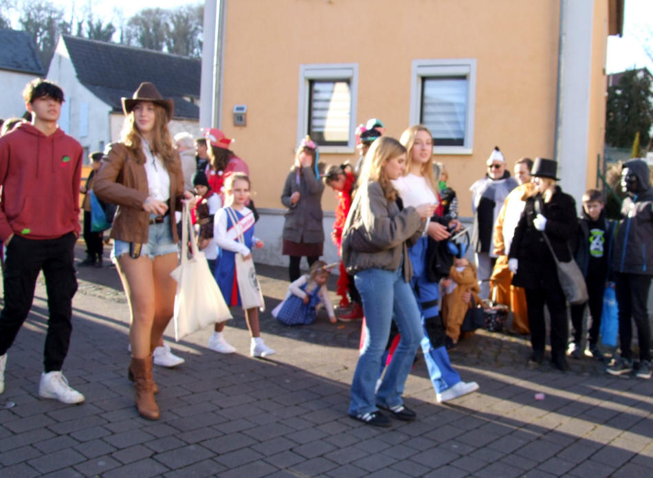 Rosenmontagszug 2023 in Dehrn