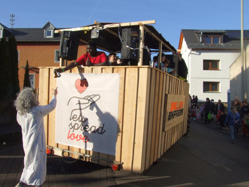 Rosenmontagszug 2023 in Dehrn