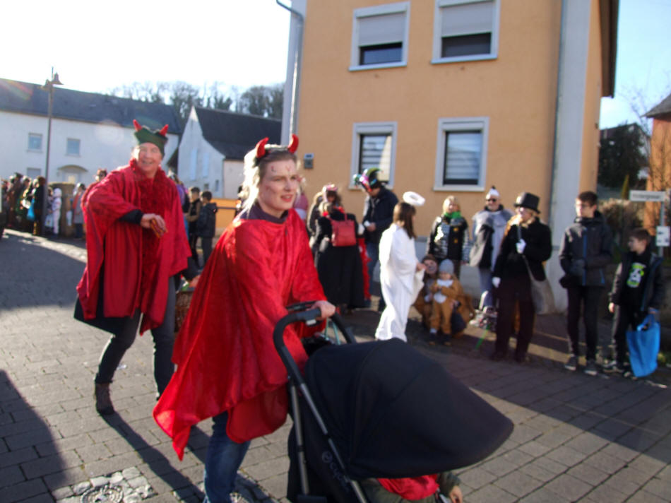 Rosenmontagszug 2023 in Dehrn