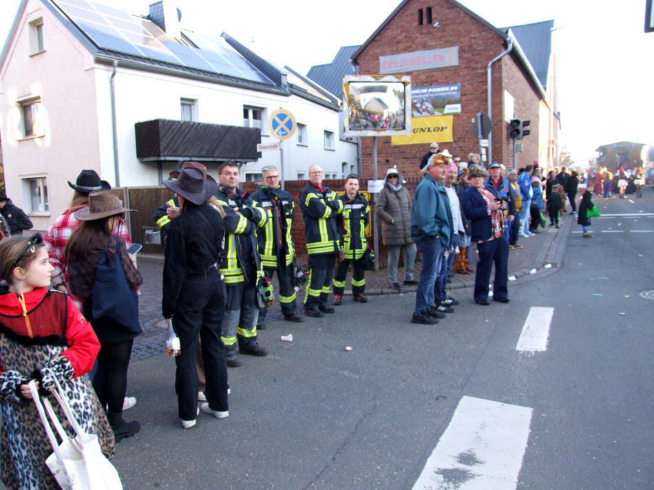 Rosenmontagszug 2023 in Dehrn