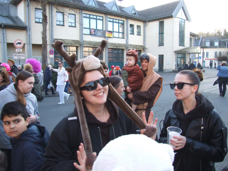 Rosenmontagszug 2023 in Dehrn