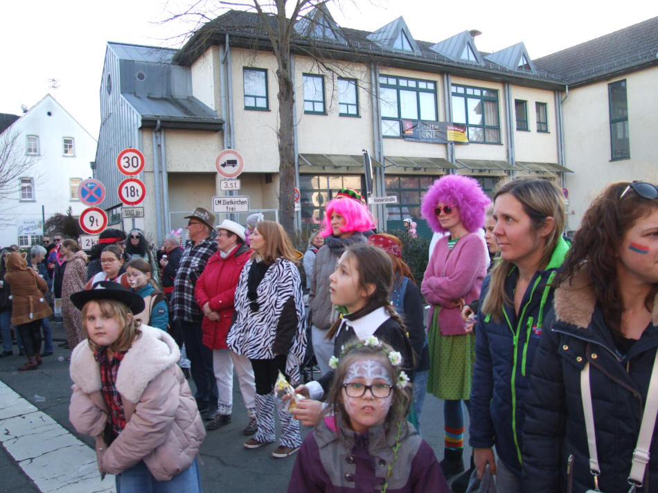 Rosenmontagszug 2023 in Dehrn