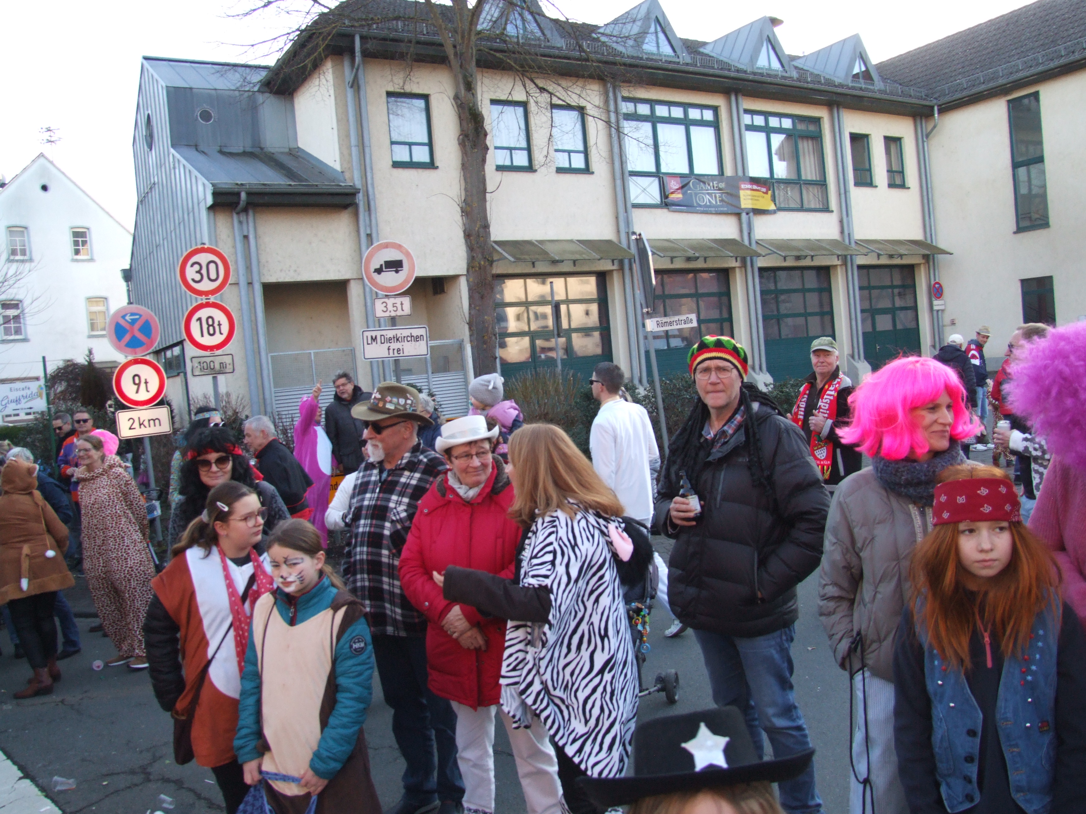 Rosenmontagszug 2023 in Dehrn