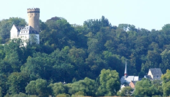 Burg, Nikolauskapelle und Pfalz