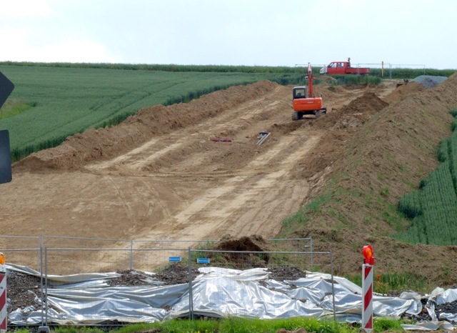 gegenüber eine andere Baustelle